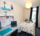 Cosy double bedroom in plymouth university 3 bed property.